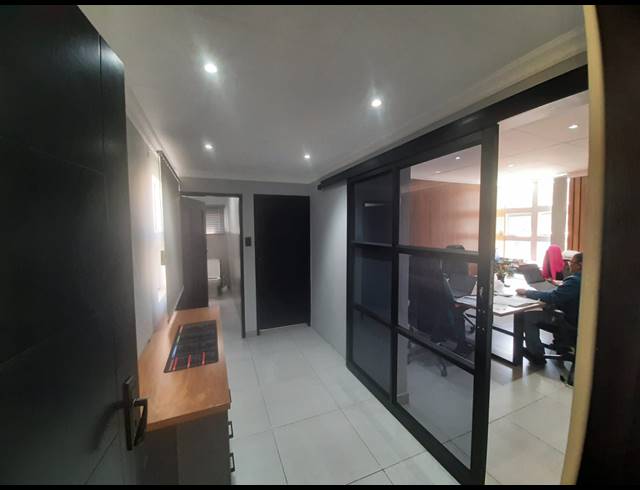 560M² WAREHOUSE TO LET IN WESTMEAD